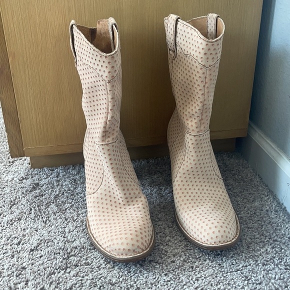 BORN Genevieve Suede Western Boots size 9 1/2 - Picture 4 of 15